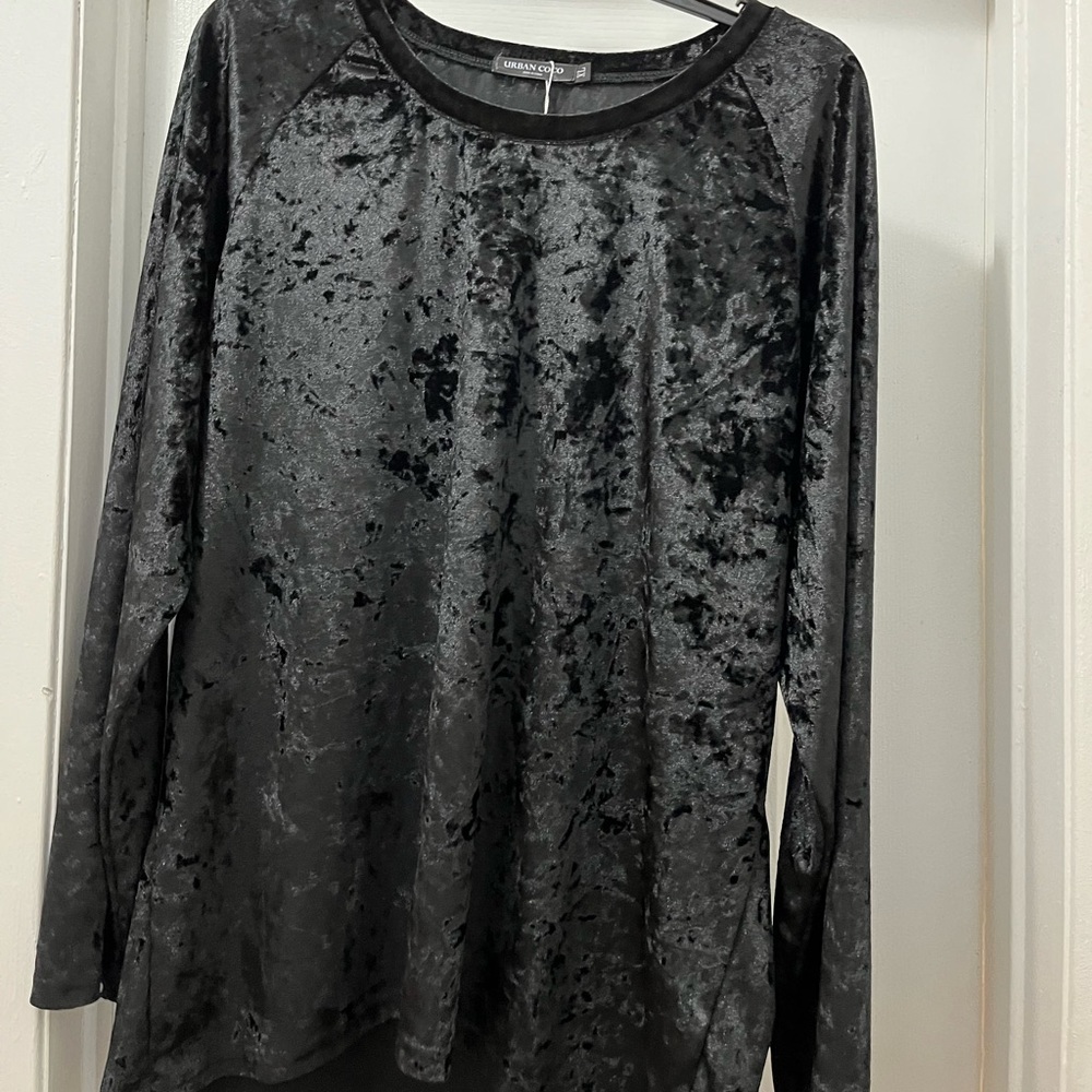 Women's Sz S Urban Coco Black Velour blouse